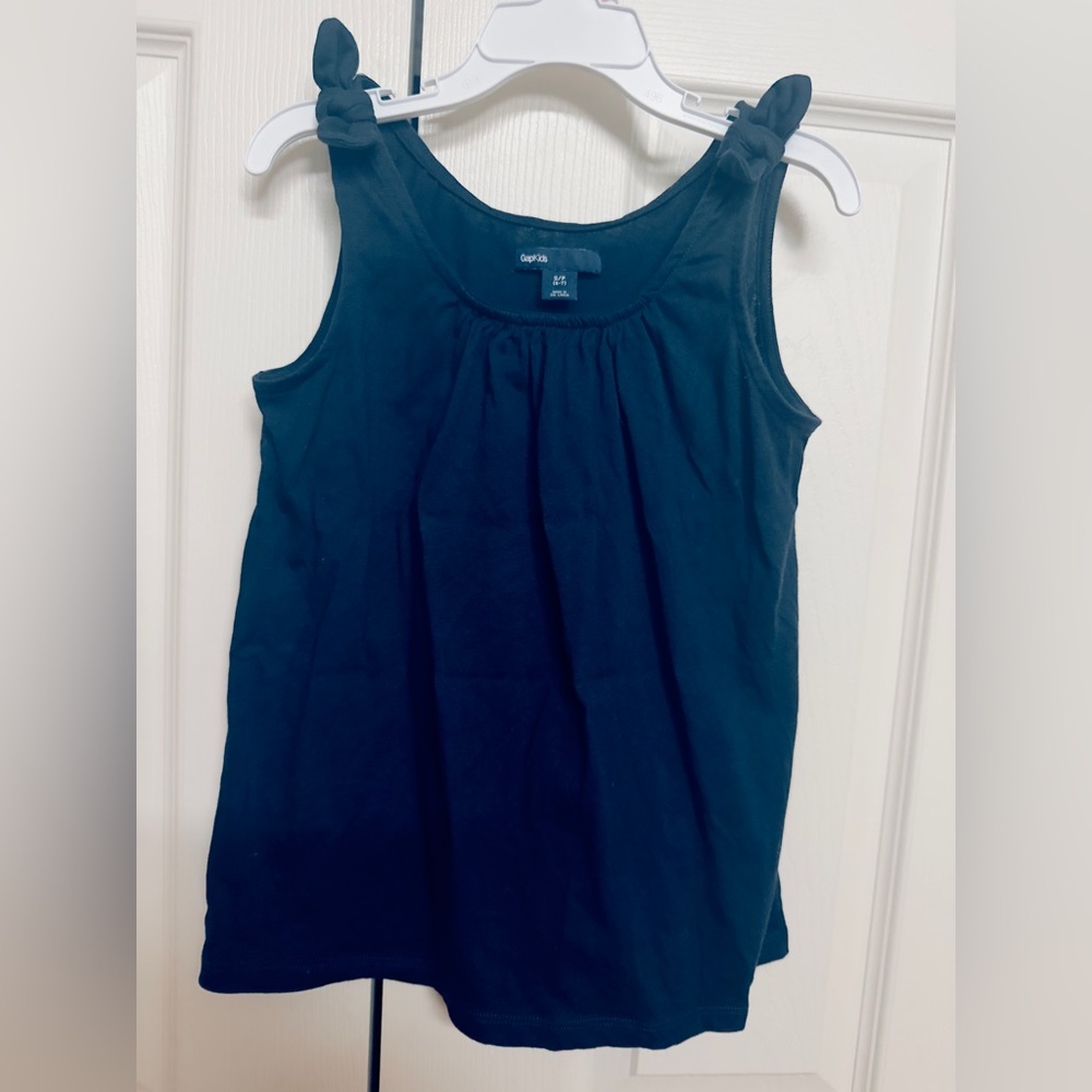 Gap kids top size S (6-7)